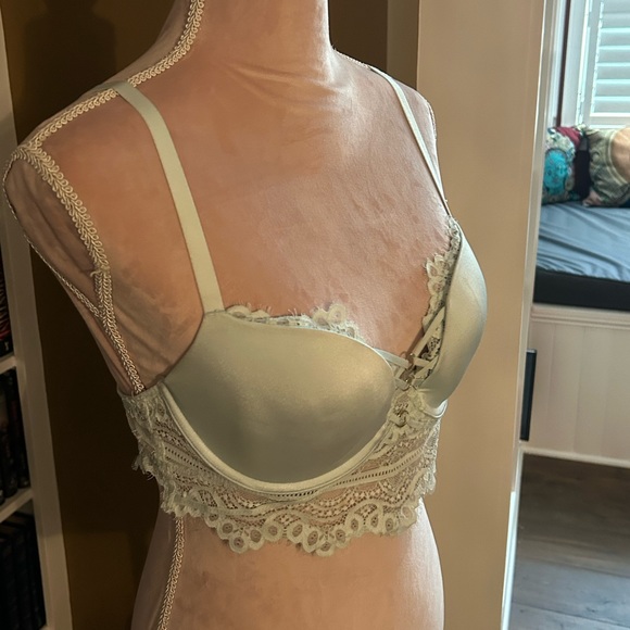 light blue lace vintage bra - Picture 1 of 8